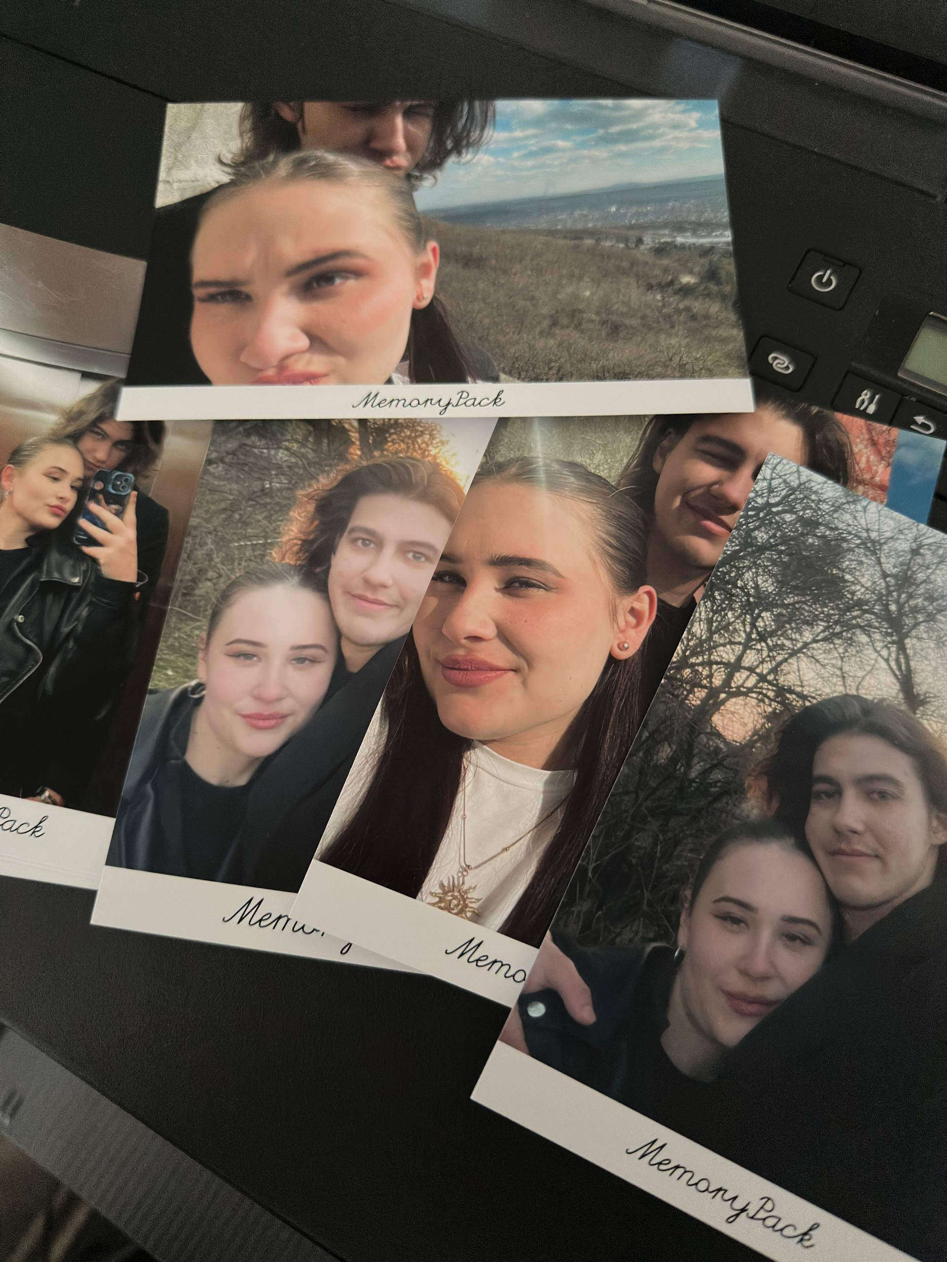 Снимки пары в стиле полароид от MemoryPack